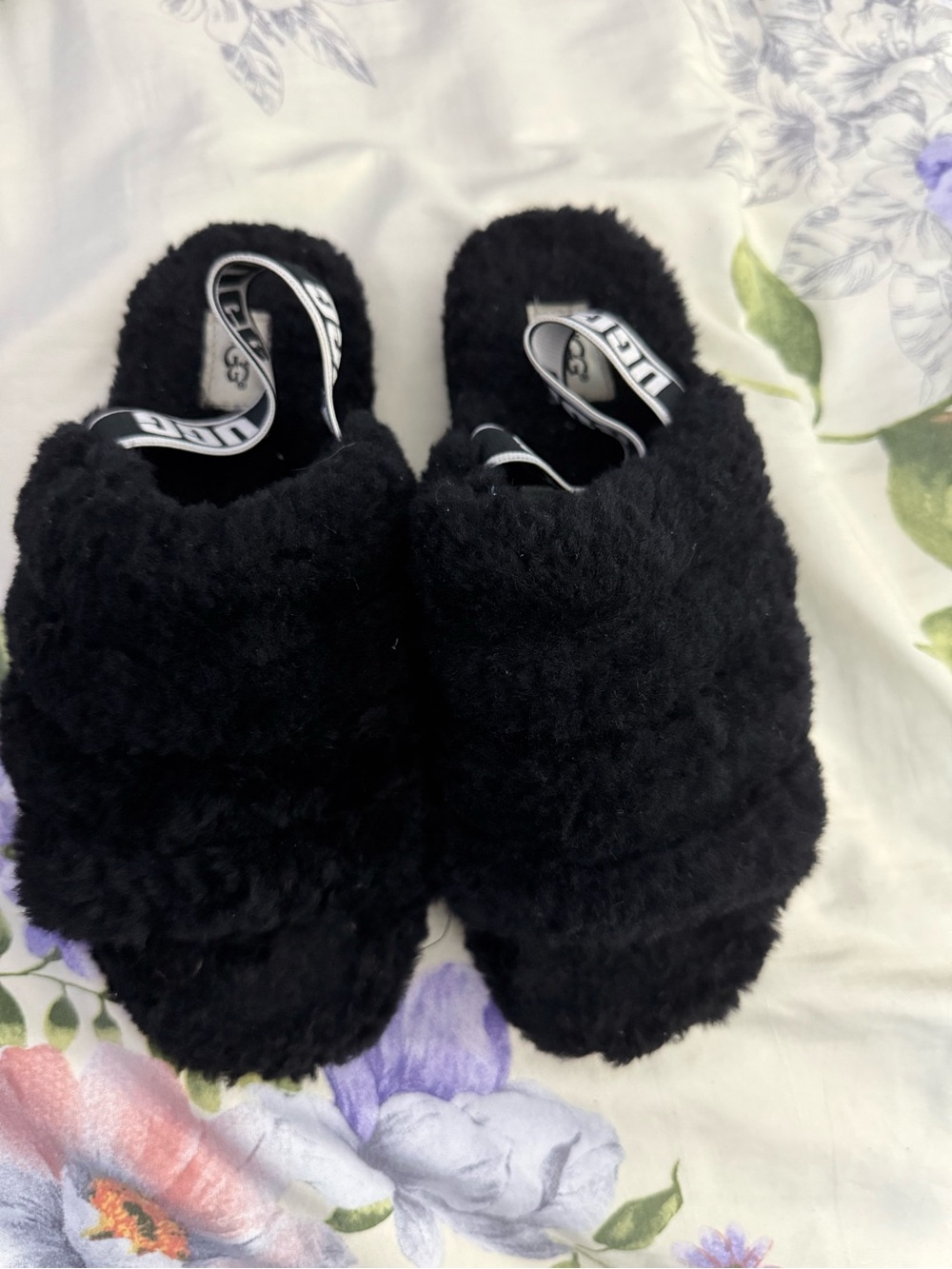 UGG Kids Black Fuzzy Slide Sandals with Logo Back Strap